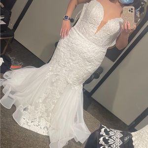 STUNNING Calla Blanche Farrah dress with floral crystal appliqués
